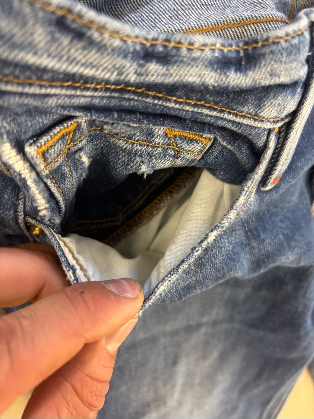 Frame Jeans - Picture 3 of 6